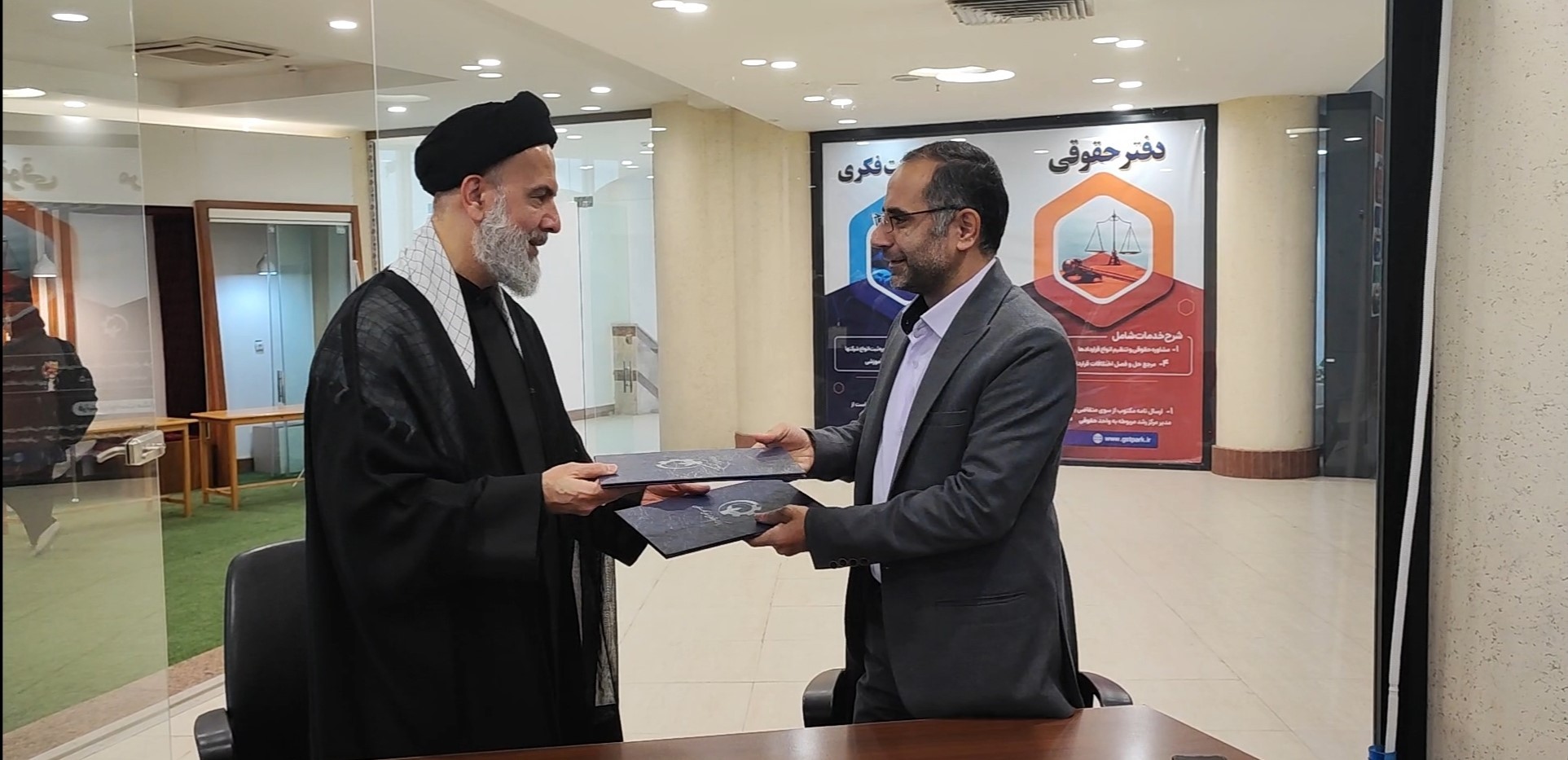پارک علم و فناوری گلستان و دانشگاه آزاد اسلامی تفاهم‌نامه همکاری امضا کردند